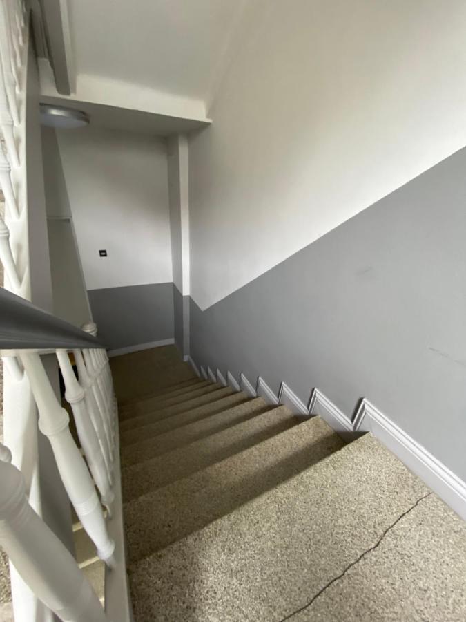 Schoene Grosse 4 Zimmer-Altbauwohnung Кил Екстериор снимка
