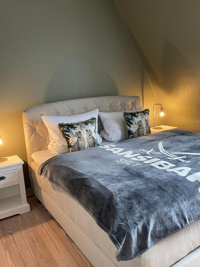 Schoene Grosse 4 Zimmer-Altbauwohnung Кил Екстериор снимка